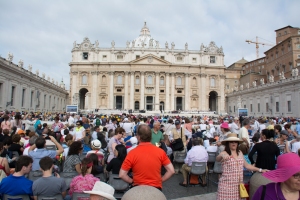 Wednesday, June 25th, at 8:30am in St. Peter's Square.  The crowds began to form at 7:00am.  We are in the middle near a barricade for good photos of the Pope when he comes by in his Popemobile.